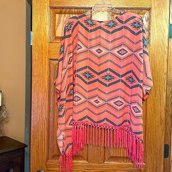 Coral fringed kimono - Picture 3 of 4